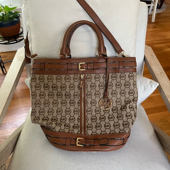 SOLD - Picture 4 of 7